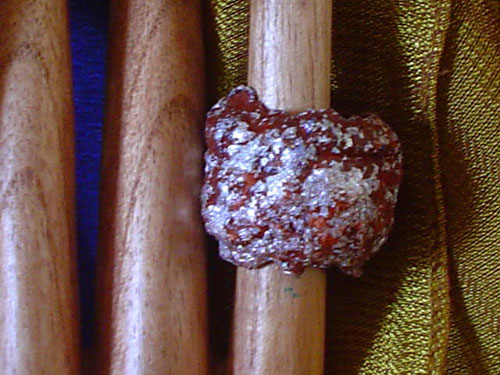 anello marrone,papier machè.