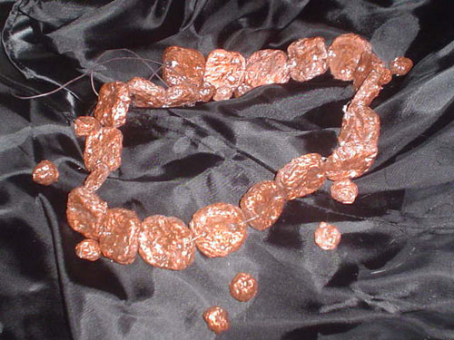 cintura marrone,papier machè.