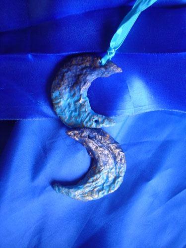 lune blu2,papier machè.